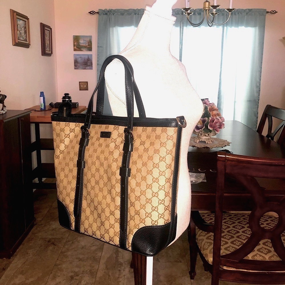 Authentic New W/Tags GUCCI Beige/Black GG Canvas Classic Tote - #387602-525040